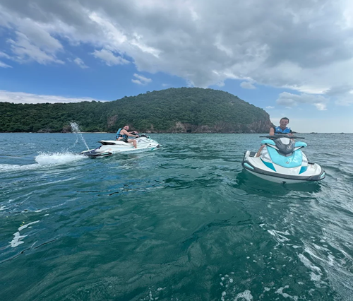 JET SKI SAFARI 2.5 Hours to Pig & Tan Islands (Small Group)