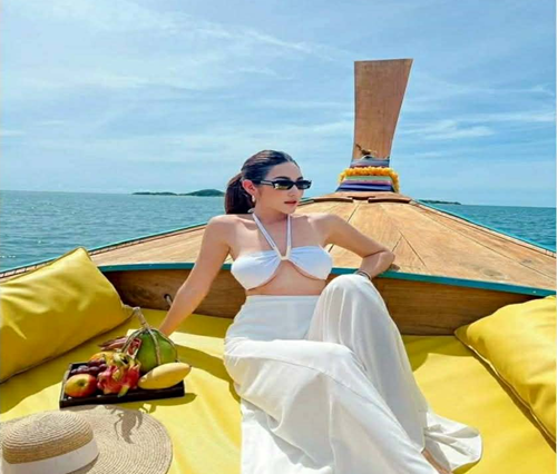 PRIVATE LUXURY LONGTAIL BOAT ( HALF DAY)