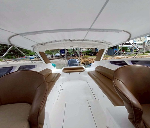 PRIVATE SINGLE-ENGINE SPEED BOAT