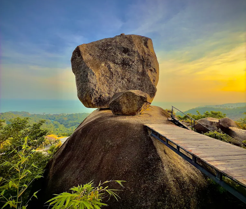 PIG & THE BEST SAMUI (Overlap Stone 2)